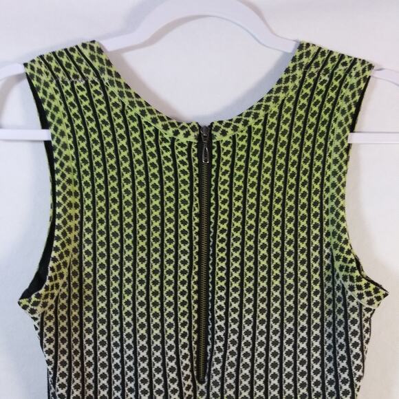 Nic+Zoe Ombré Twirl Jacquard Peplum Top Size PP - Picture 8 of 9